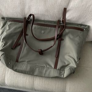 Victorinox Victoria Sage Expandable Carry-all Laptop Tote, Laurel Green